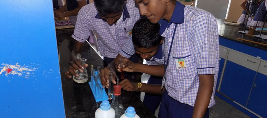 Senior students working in the chemistry lab
